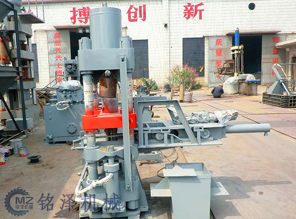 小型液壓機設(shè)備